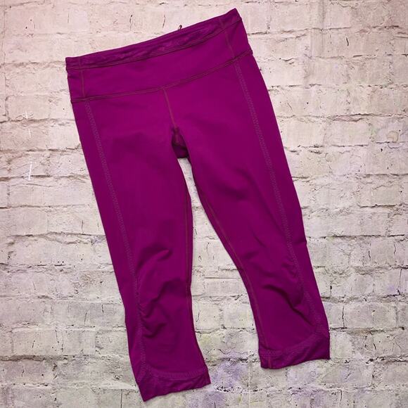 Lululemon Camo Crops - Picture 1 of 7